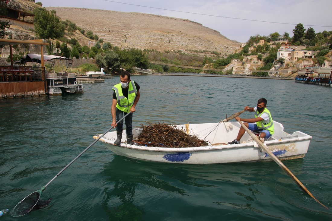 BÜYÜKŞEHİR’DEN SAKLI CENNET HALFETİ’DE MARİNA TEMİZLİĞİ