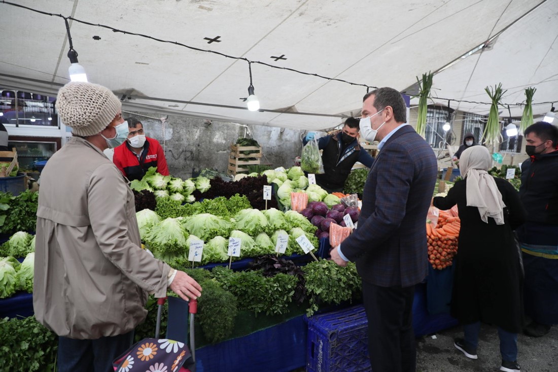 “PAZAR İÇİNDE VE ÇEVRESİNDE SİGARA İÇİLMESİNE MÜSAADE ETMEYECEĞİZ”