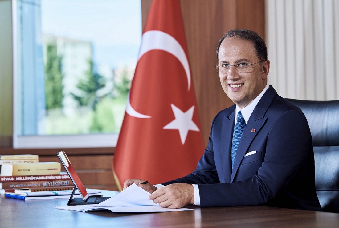 Beylikdüzü Belediye Başkanı Çalık, En Başarılı ilçe Belediye Başkanı