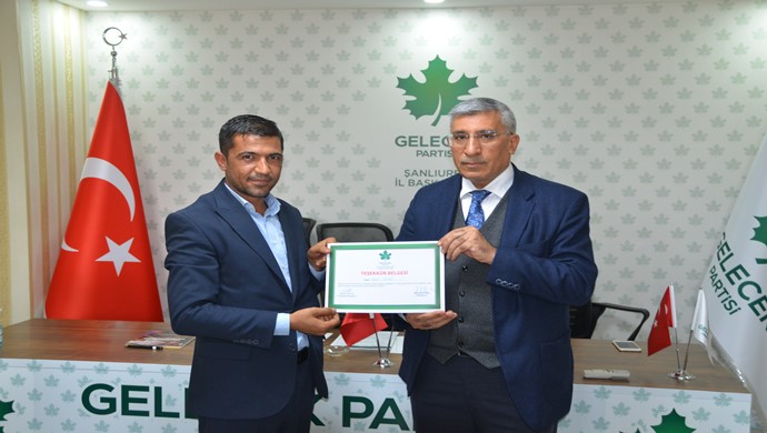 GELECEK PARTİSİ ŞANLIURFA İL BAŞKANI YEŞİL: BAŞARILI İLÇE BAŞKANLARINA TEŞEKKÜR BELGESİ VERDİ