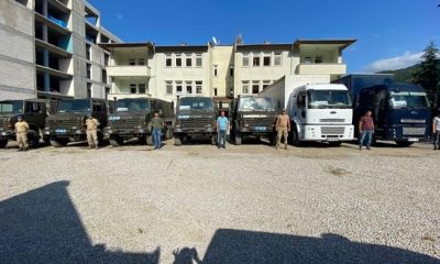 Afet Bölgesinde Jandarma, Vatandaşlarımızın Eşyalarını da Taşıyor