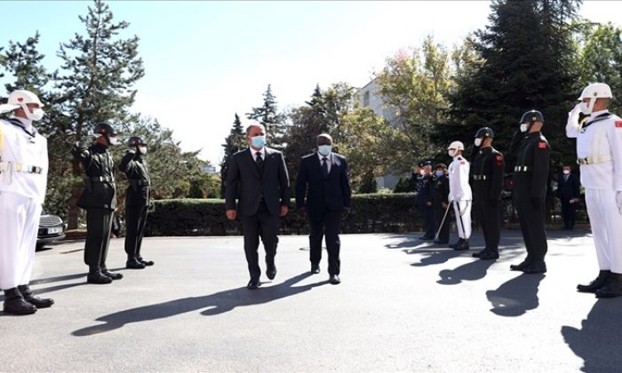 Millî Savunma Bakanı Hulusi Akar, Nijer Savunma Bakanı Alkassoum Indatou ile Görüştü