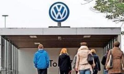 Almanya’nın otomotiv devi Volkswagen’in 30 bin çalışanının işine son vermeyi planladığı ileri sürüldü