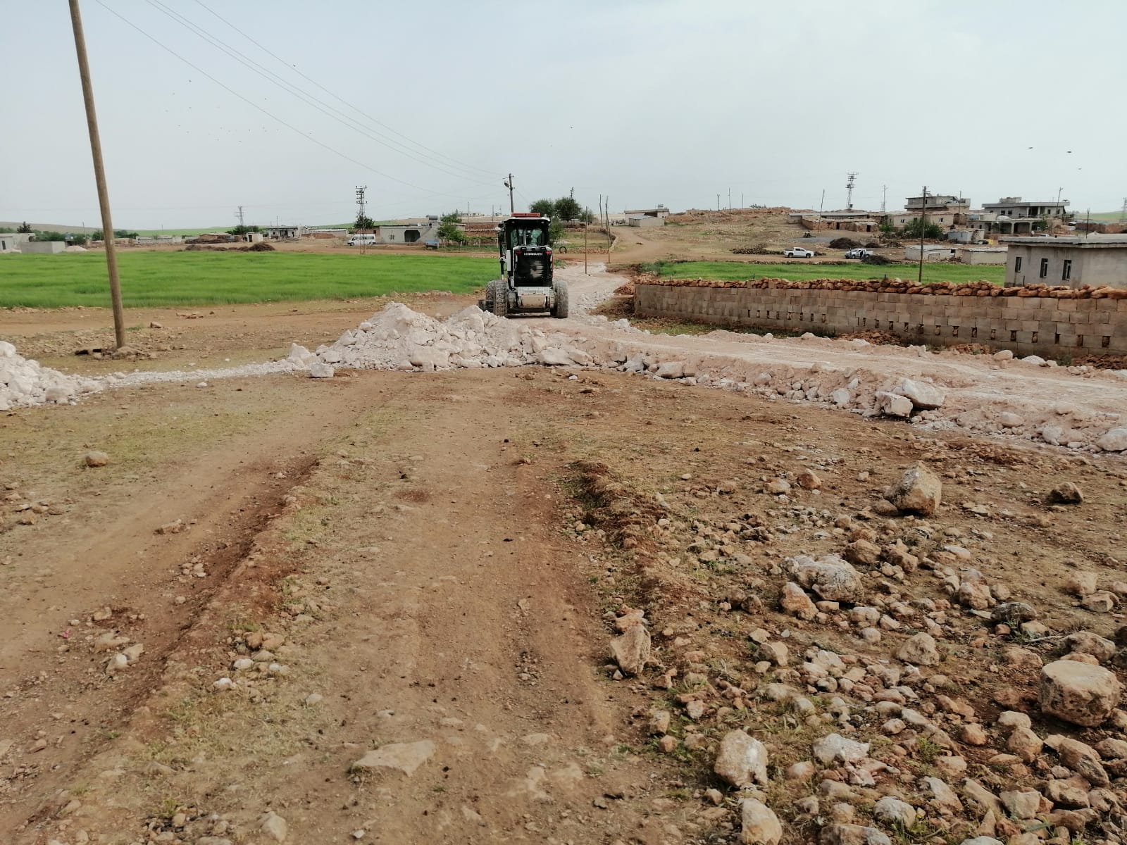 VİRANŞEHİR’DE STABİLİZE YOL ÇALIŞMASI SÜRÜYOR