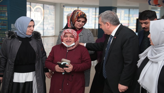 BAŞKAN BEYAZGÜL, “ANNELERİMİZİN HAYIR DUALARINI ALMAK İÇİN YARIŞ İÇİNDE OLALIM”