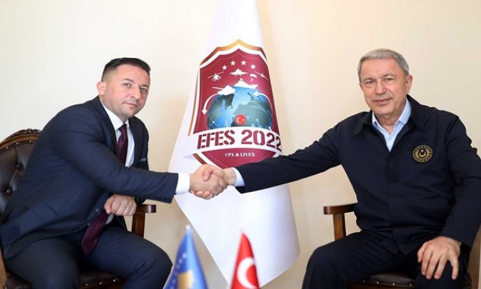 Millî Savunma Bakanı Hulusi Akar, Kosova Savunma Bakanı Armend Mehaj ile Görüştü