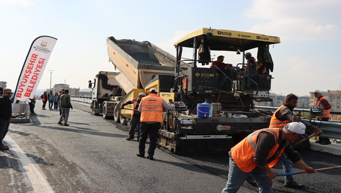 ABİDE KAVŞAĞI İKİNCİ KÖPRÜDE ASFALT ÇALIŞMASI