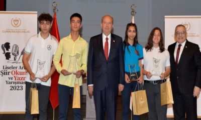 Cumhurbaşkanı Ersin Tatar, eşi Sibel Tatar ile birlikte “Liseler Arası Şiir Okuma ve Yazma Yarışması” etkinliğine katıldı