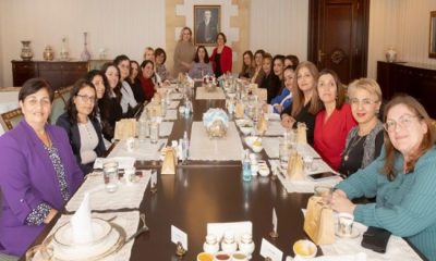Cumhurbaşkanı Ersin Tatar’ın eşi Sibel Tatar, 8 Mart Dünya Kadınlar Günü dolayısıyla Cumhurbaşkanlığında engelli anneler ve engelli kadınlara yemek verdi