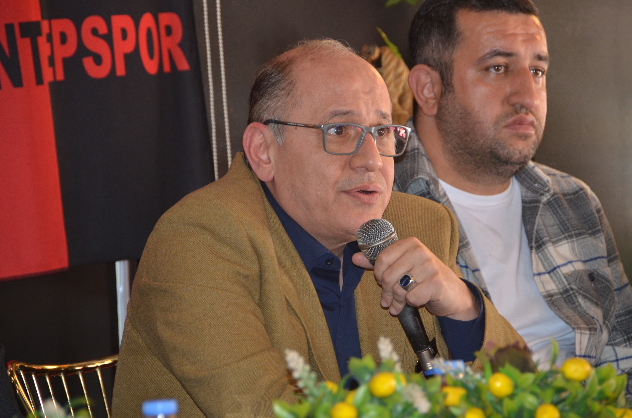 Bir 2 kişi ve şunu diyen bir yazı 'NTPSPOR TP SPOR' görseli olabilir