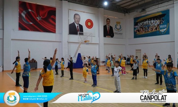 GENÇLER, HALİLİYE BELEDİYESİ İLE SPOR ALIŞKANLIĞI KAZANIYOR