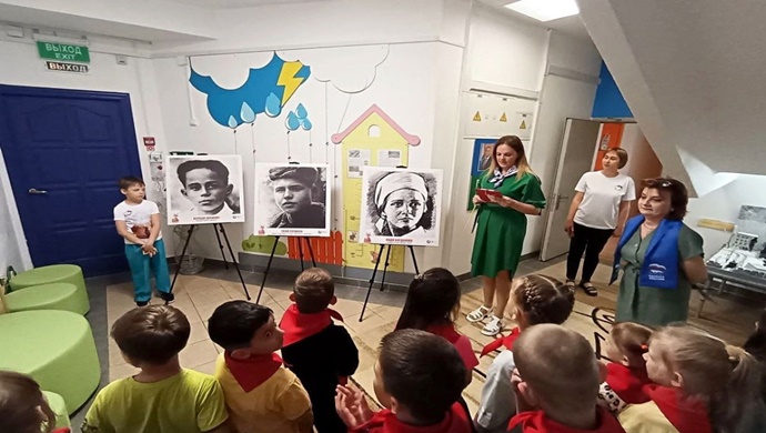 Единороссы Пойковского в ХМАО организовали для детей экскурсию, посвящённую 80-летию Великой Победы